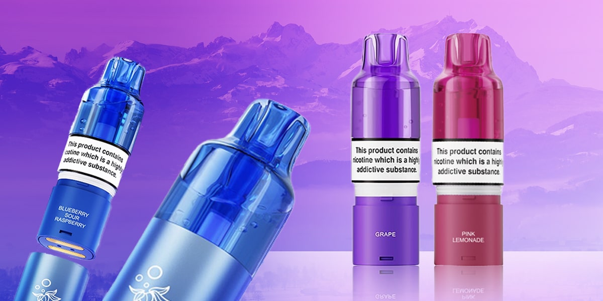 ELFBAR Pod E-Zigarette 20 mg in Violett und Pink mit den Geschmacksrichtungen Grape und Pink Lemonade vor Berg-Hintergrund