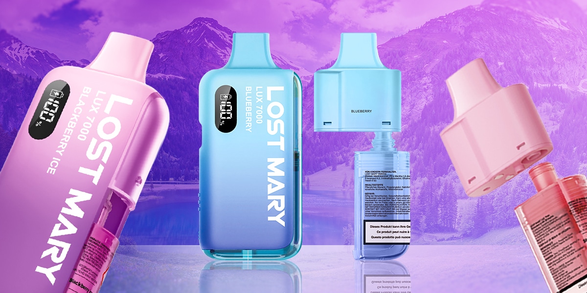 Lost Mary Lux 7000 Blueberry Vape 20 mg in Blau, mit Pod/Flasche-Ansicht vor Bergsee-Hintergrund