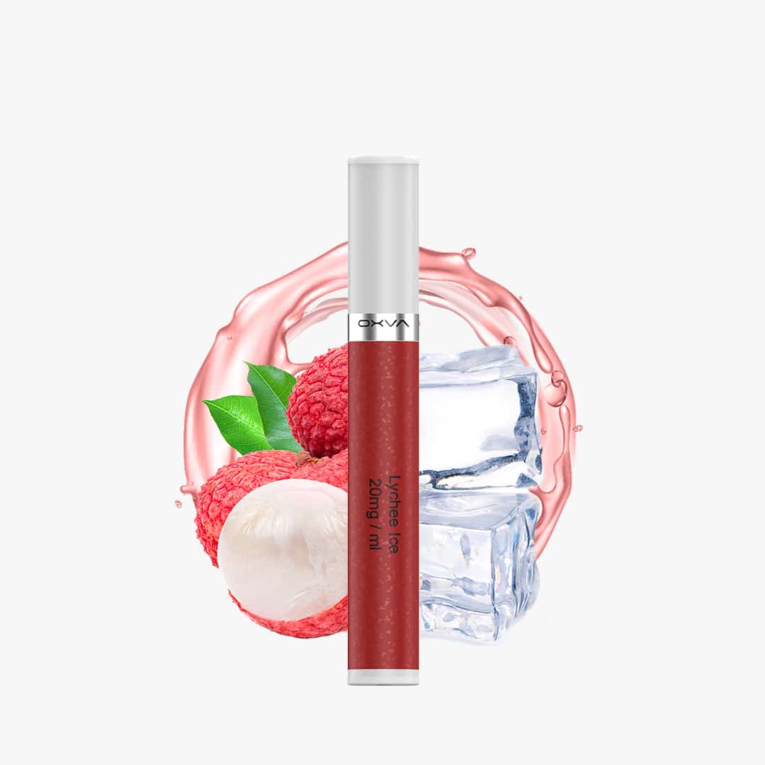 OXVA Vape Lychee Ice 20 mg in Rot mit Lychee-Frucht, Eiswürfeln und rotem Splash auf weißem Hintergrund