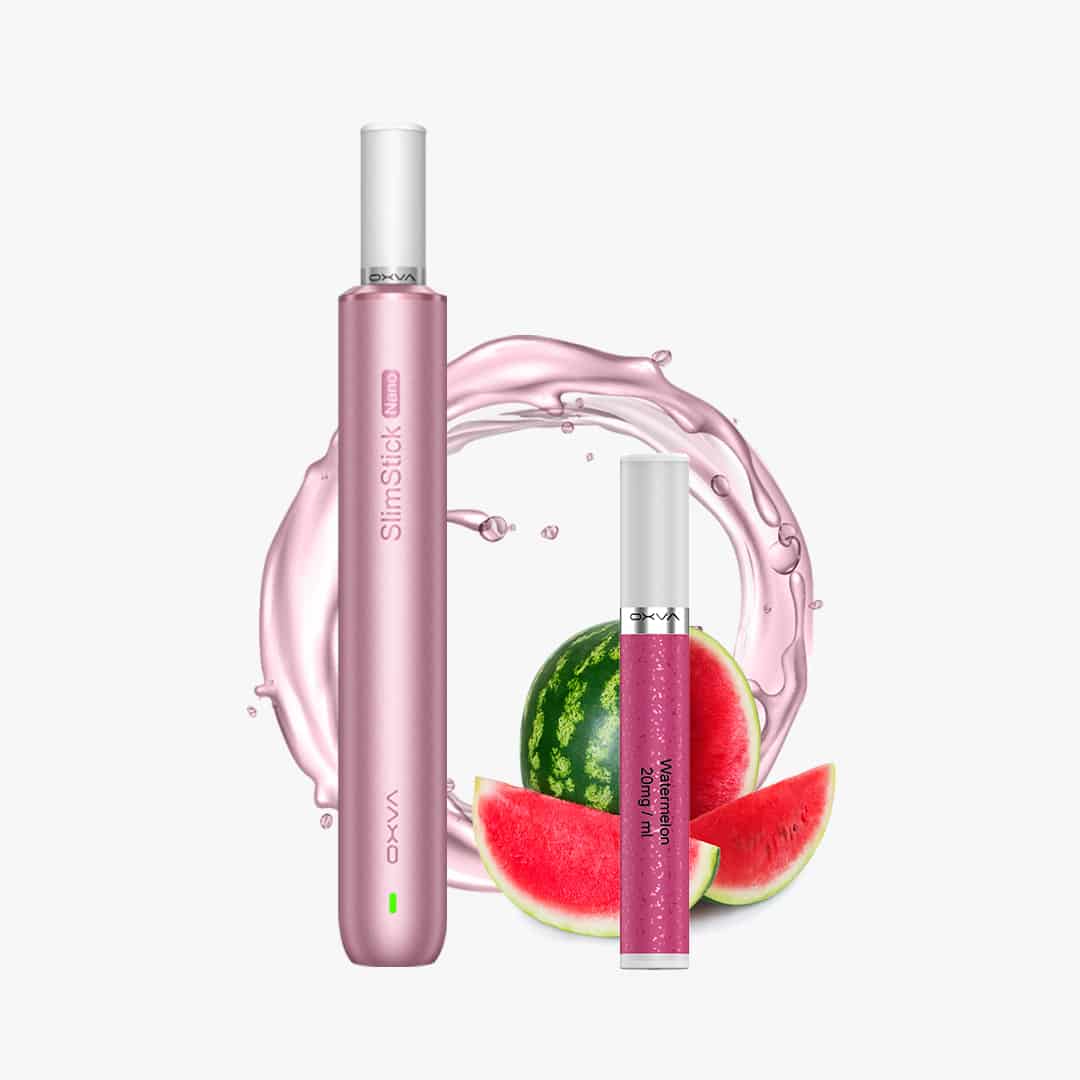 OXVA SlimStick Nano Vape in Rosa mit Watermelon Pod 20 mg/ml, Wassermelonen-Slices und Splash-Hintergrund