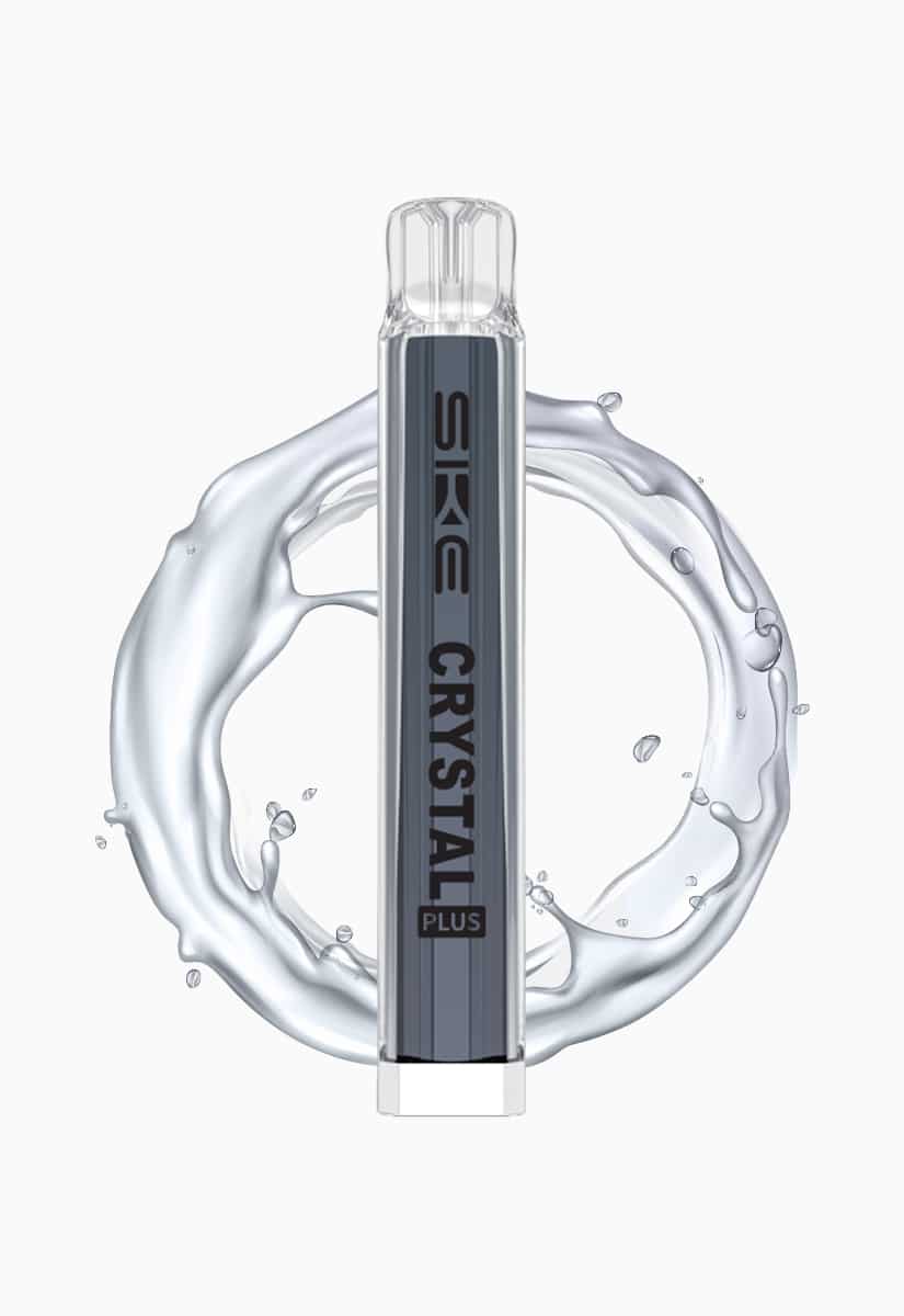 SKE Crystal Plus Einweg-Vape 20 mg in Schwarz, Produktfoto mit Wasser-Splash im Hintergrund